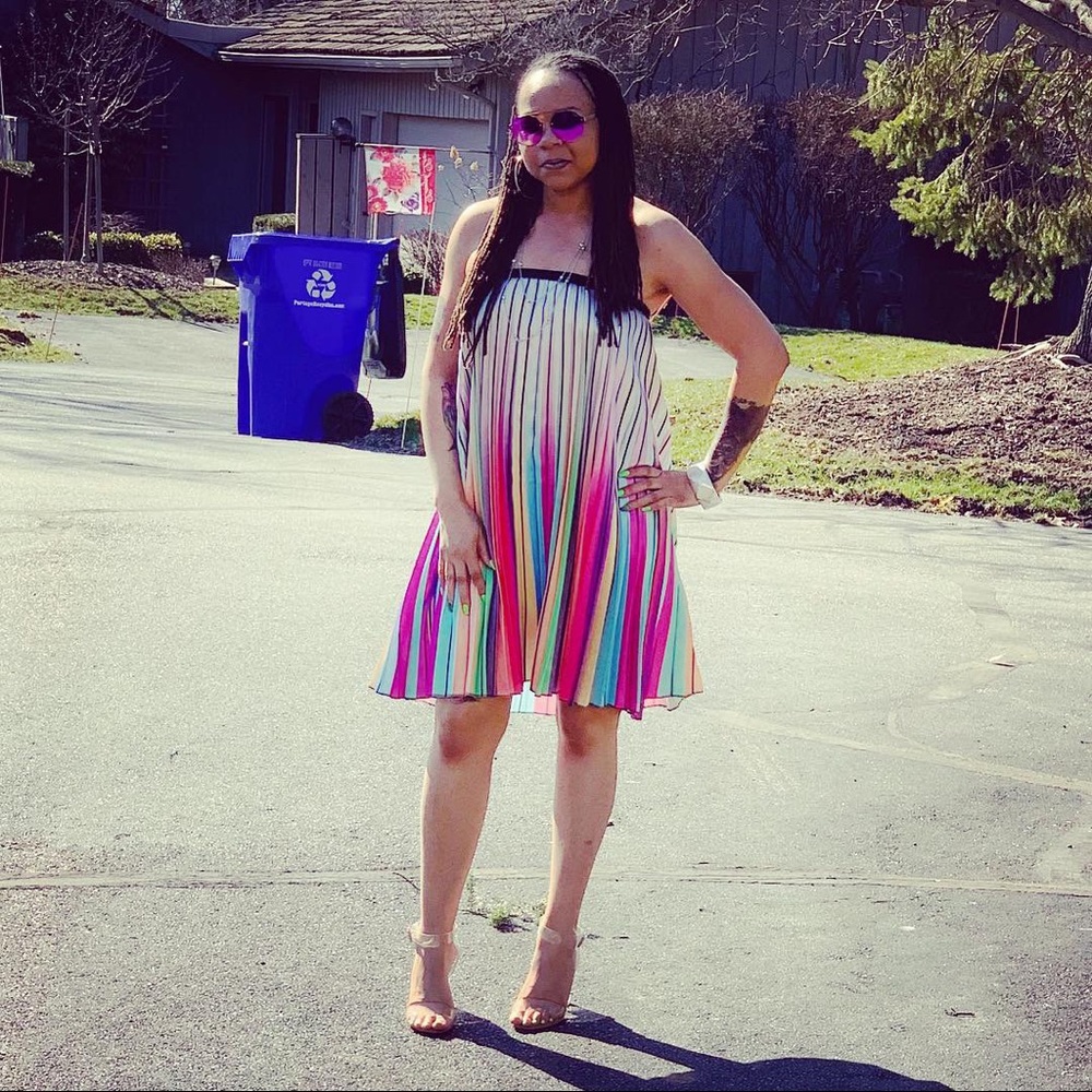 Love on Skirt- RAINBOW - Picture 2 of 4